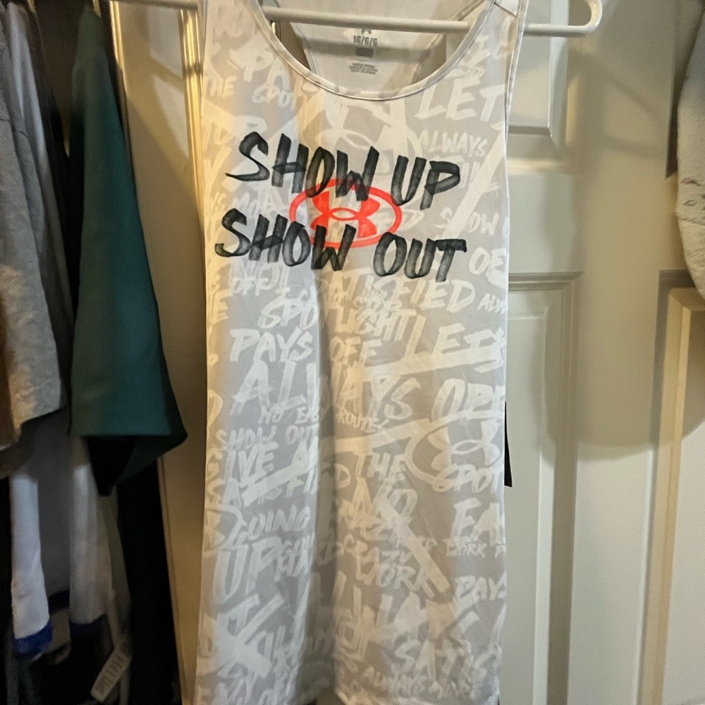 NWT UNDER ARMOR TANK